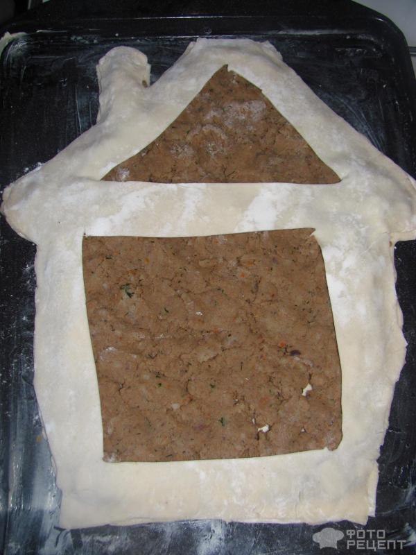 Пирог из слоеного теста Дом с привидениями фото
