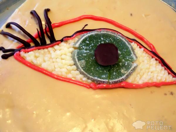Бисквитный торт Глазок на Хеллоуин фото