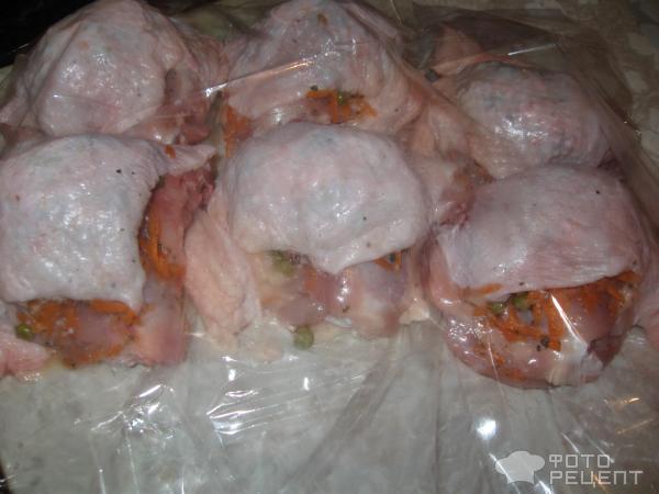 Фаршированные овощами куриные бедрышки фото