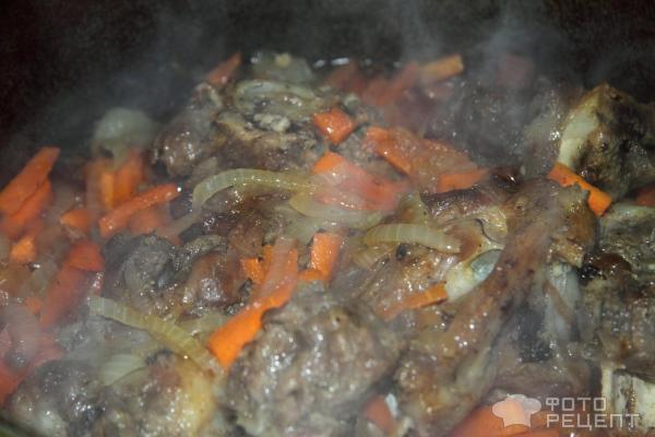 Тушеный картофель с бараниной и овощами фото