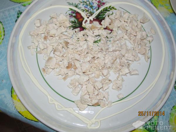 Салат с шампиньонами и курицей фото