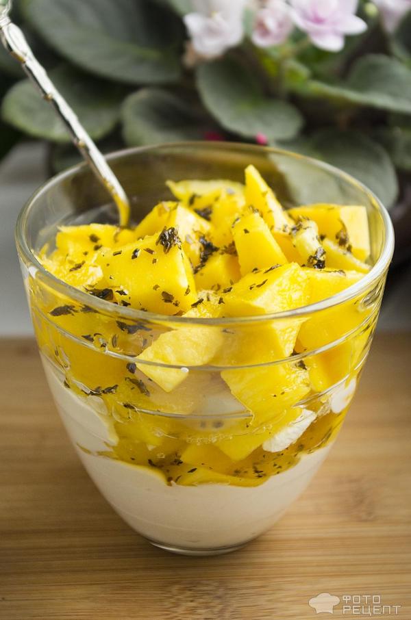Десерт с манго и домашним сливочным сыром фото