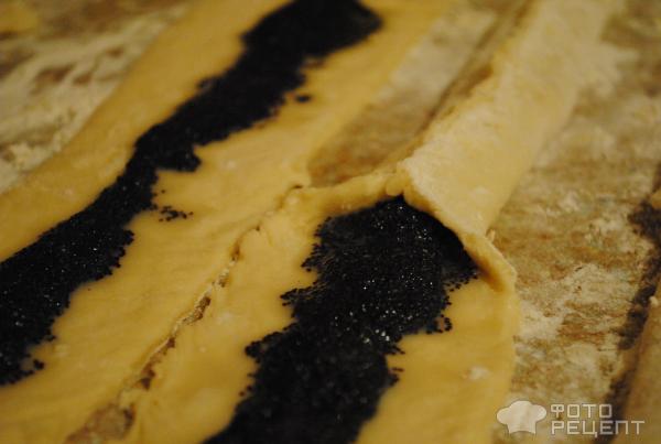Пирог с маком и черносливом фото