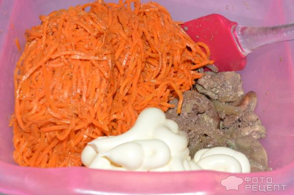 Салат с куриной печенью и морковью по-корейски фото