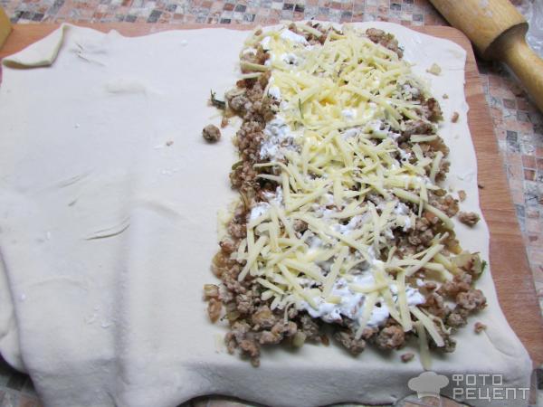 Пирог с мясом и сыром фото