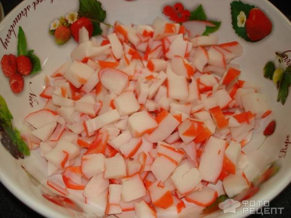 Салат крабовый с фасолью