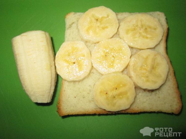Сладкие бутерброды с творогом и бананом фото