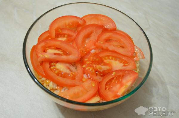 Слоеный салат с килькой в томате фото