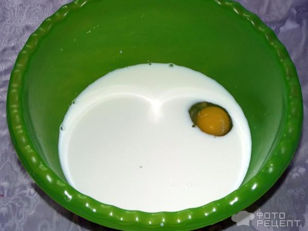 смесь молока яйца