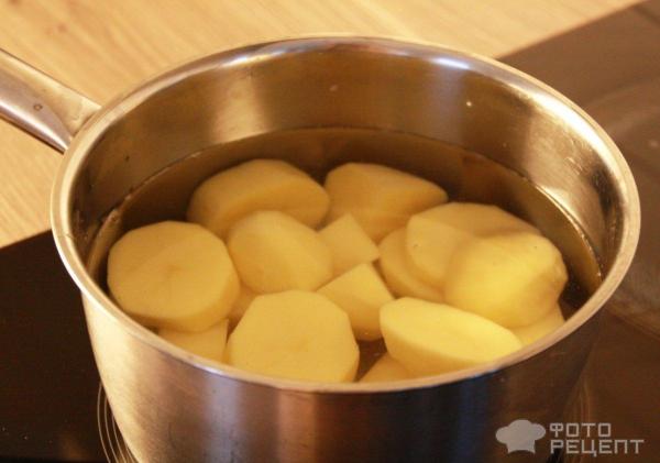 Картофель в процессе варки