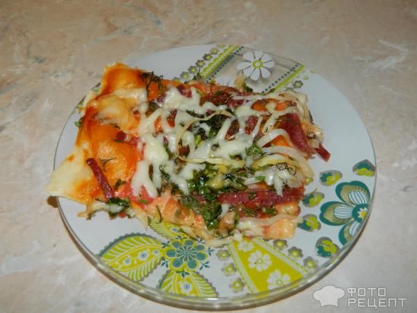 Пицца домашняя, из слоеного теста фото