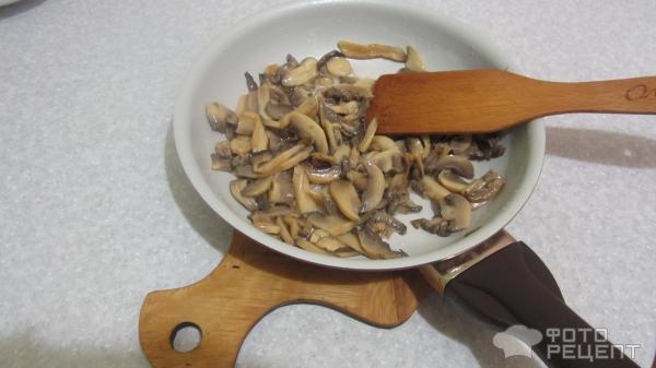 Салат с грибами и белой фасолью фото