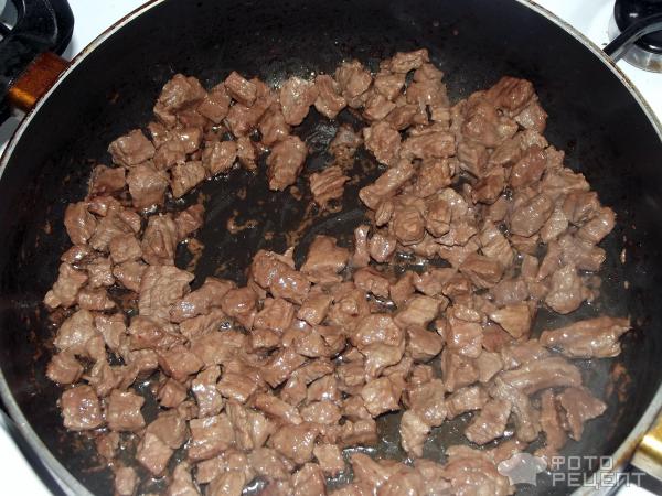 мясо обжариваем