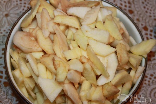 Пирог из яблок Шарлотка фото