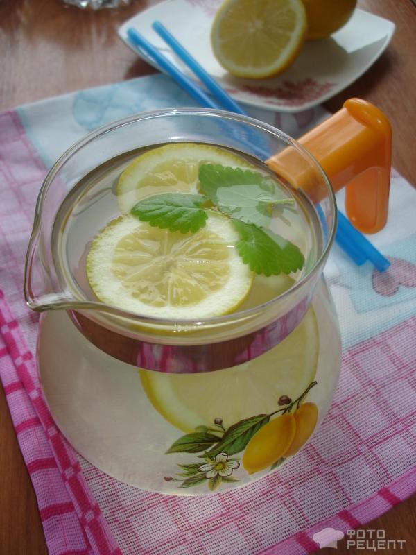 Домашний лимонад из лимонов, дыни и мяты