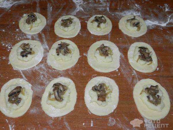 Пирожки с картофелем и грибами фото