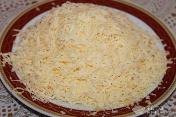 Порционный пирог с сыром и колбасой фото
