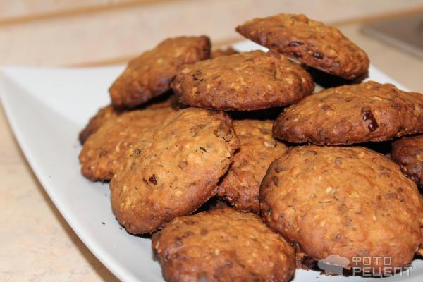 Овсяное печенье с орехами и шоколадом фото