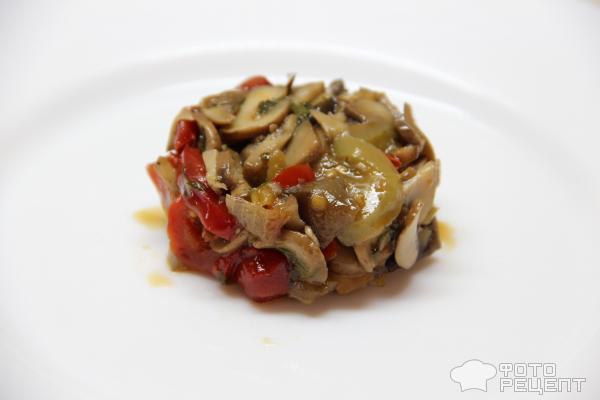 Закуска из шампиньонов с овощами