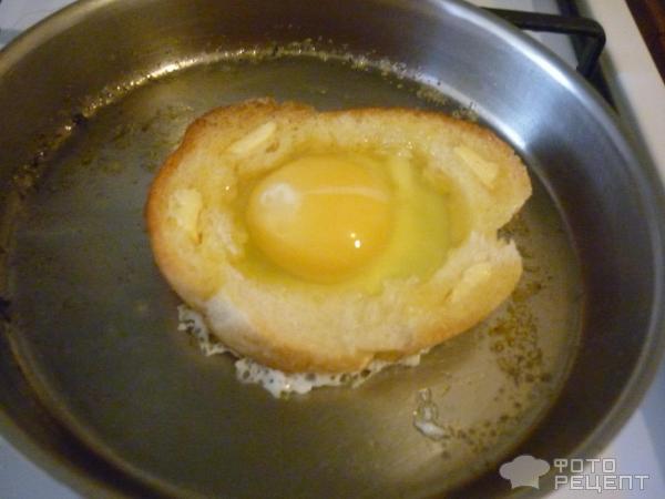 Яйцо с сыром в хлебе фото