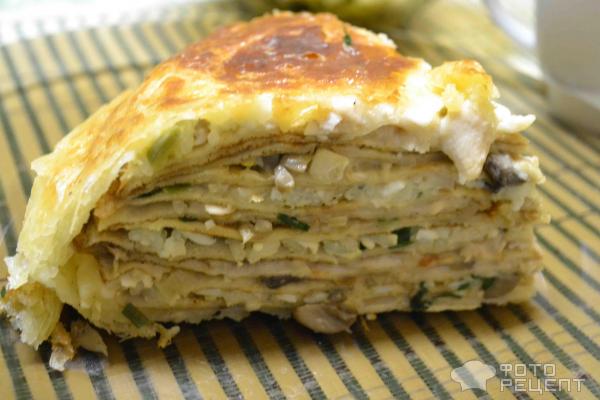 Блинный пирог с курицей и грибами и сыром в духовке - рецепт с фото пошагово