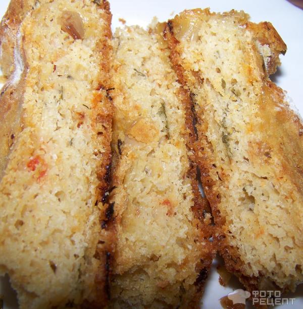 Хлеб кукурузно-пшеничный с печеными помидорами и чеснаком фото