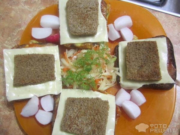 Горячие бутерброды с сосисками фото
