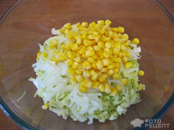 Салат-легкий с пекинской капустой и кукурузой фото