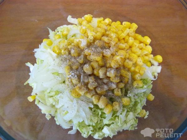 Салат-легкий с пекинской капустой и кукурузой фото