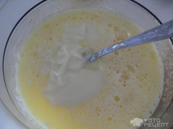 Пирог со сгущенкой и яблоками фото