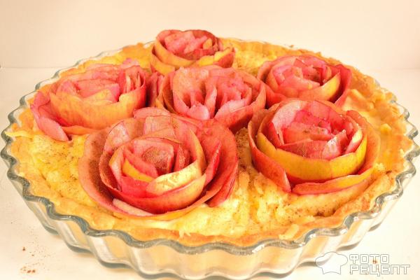 Пирог с яблочными розами фото