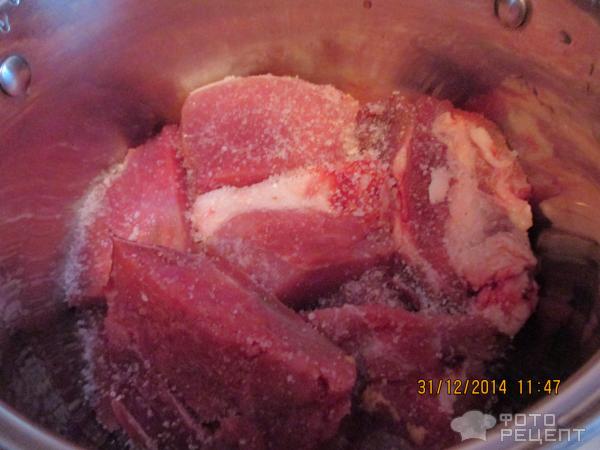 Свинина в майонезном соусе, запеченная с картофелем в фальге фото