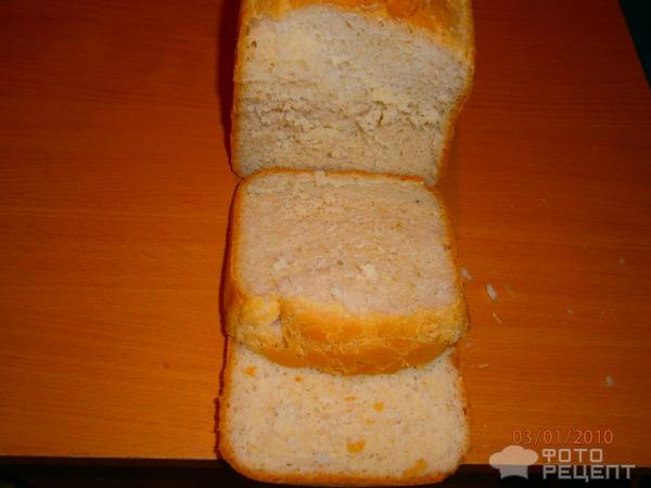 Белый хлеб с колбасой фото