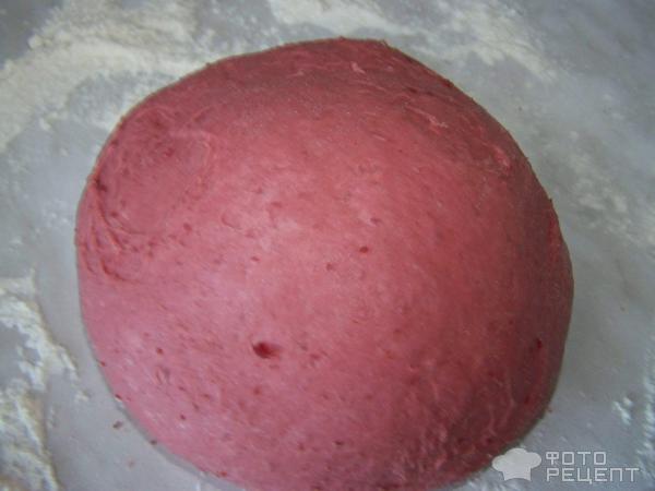 Розовое Свекольное тесто для пельменей фото