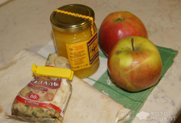 Яблоки с миндалем и медом фото