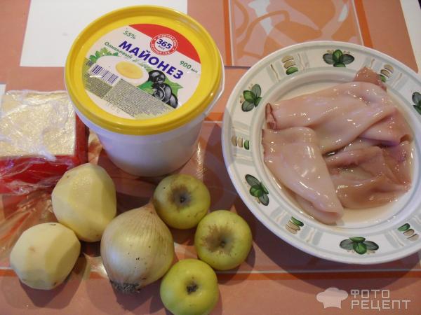 Салат с кальмарами, маринованным луком и яблоком - пошаговый рецепт с фото ( просмотра)