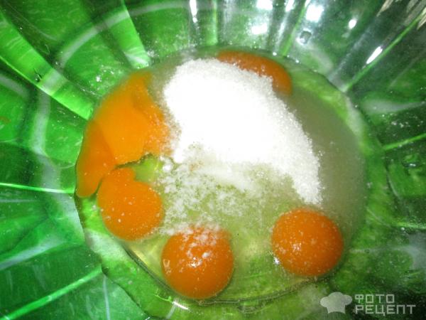Пышные оладьи на горячем кефире фото