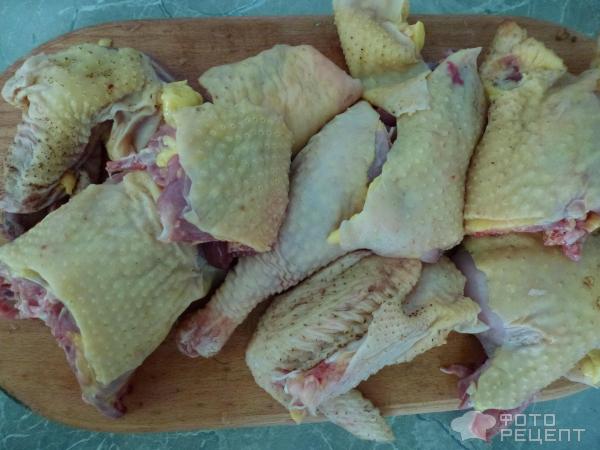Рецепт: Курица тушеная по-домашнему - маринованная в киви