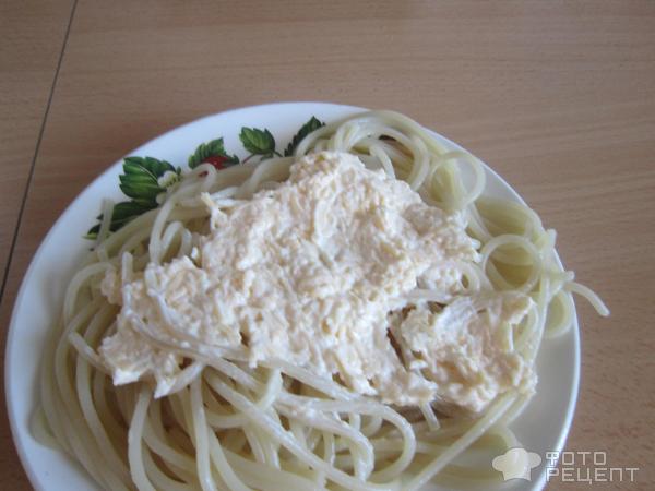 Спагетти с сыром и чесноком фото