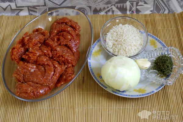 Рецепт: Ежики в сметанно томатном соусе - для взрослых и детей с 2-х лет с сыром