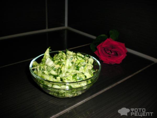 Салат хрустящий с капустой