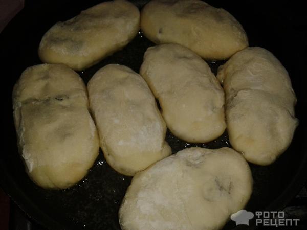 Пирожки жареные из дрожевого теста фото