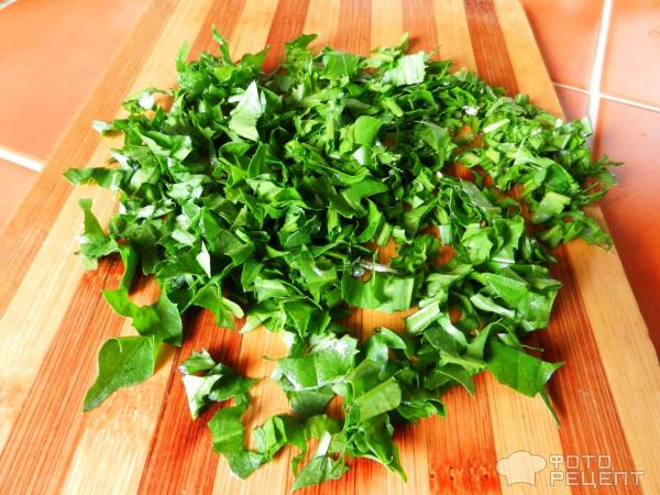 Салат с листьями одуванчика фото