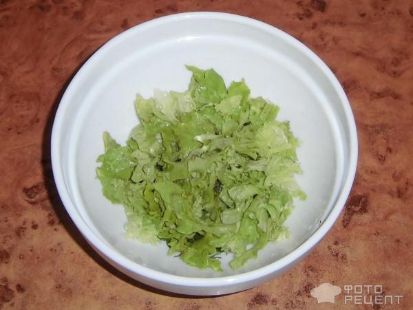 Яйца фаршированные зеленым салатом фото