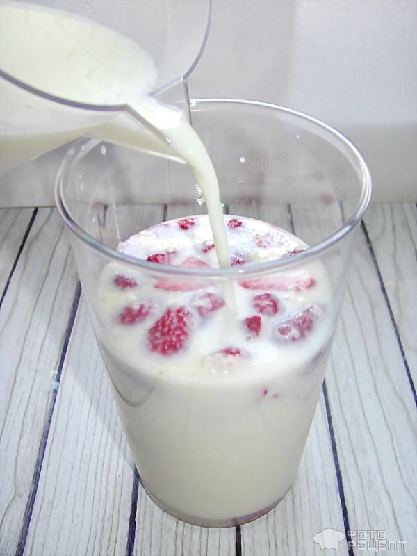 Клубничное молоко фото
