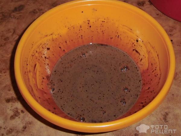 Домашняя шоколадная лапша с клубничным соусом фото