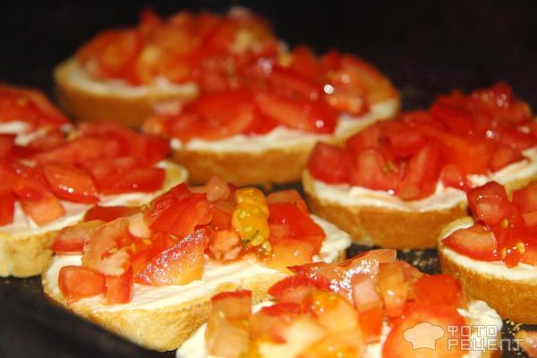 Горячие бутерброды с сыром и помидорами фото