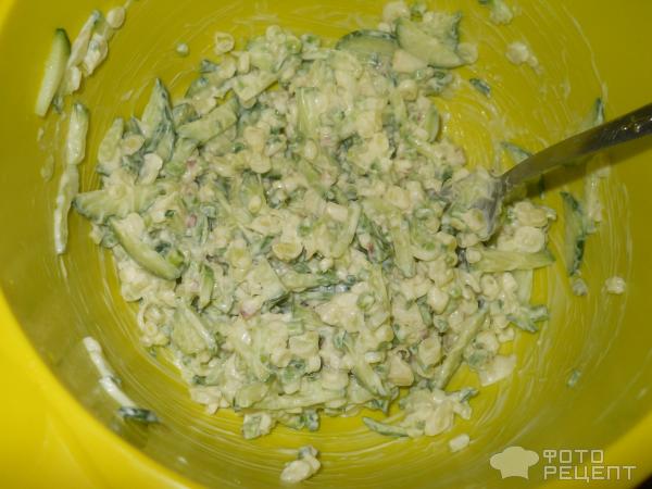 Салат из зеленого чеснока фото