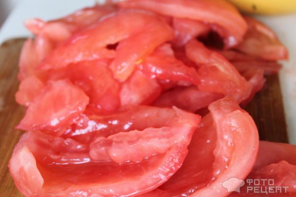 Фаршированный кальмар с тар-таром из томатного конкасе фото
