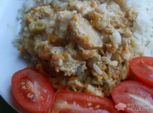 Тилапия с овощами под сливочным одеялом с сыром и оливками фото